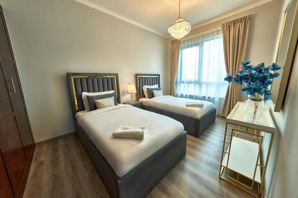 Ferienwohnung Magnificent Luxury 3Br With Amazing Burj & Fountain View Dubai Exterior foto