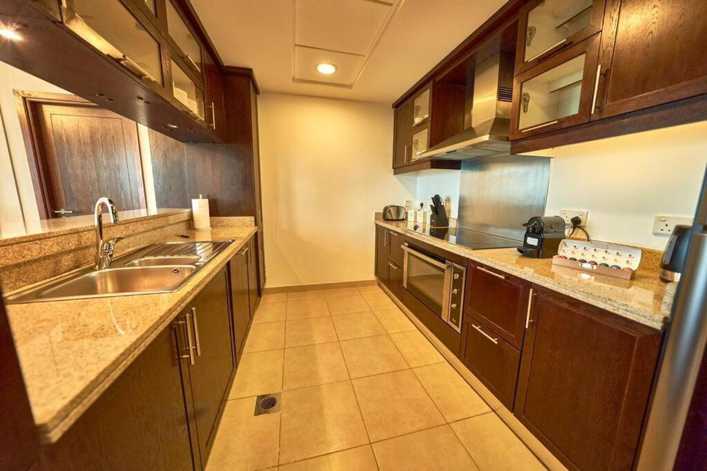 Ferienwohnung Magnificent Luxury 3Br With Amazing Burj & Fountain View Dubai Exterior foto